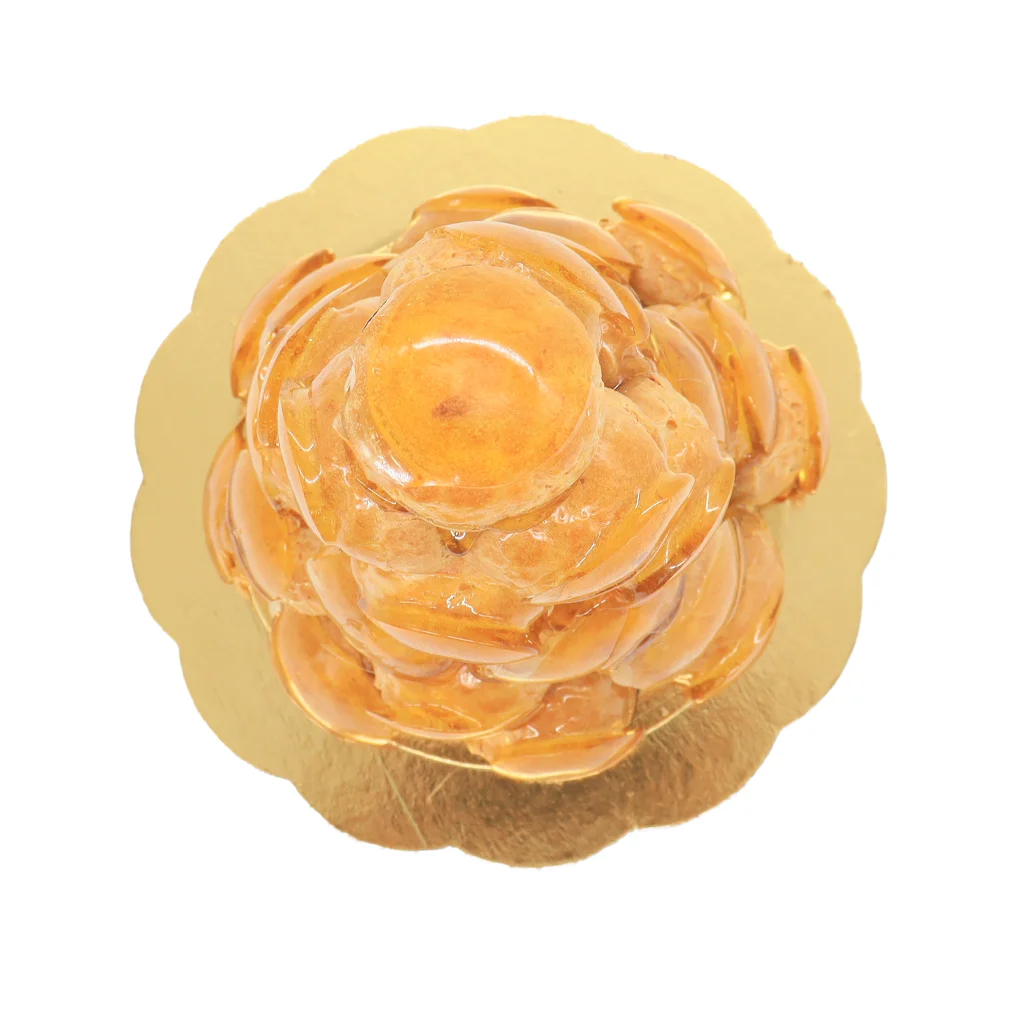 croquembouche tower (Flat lay)