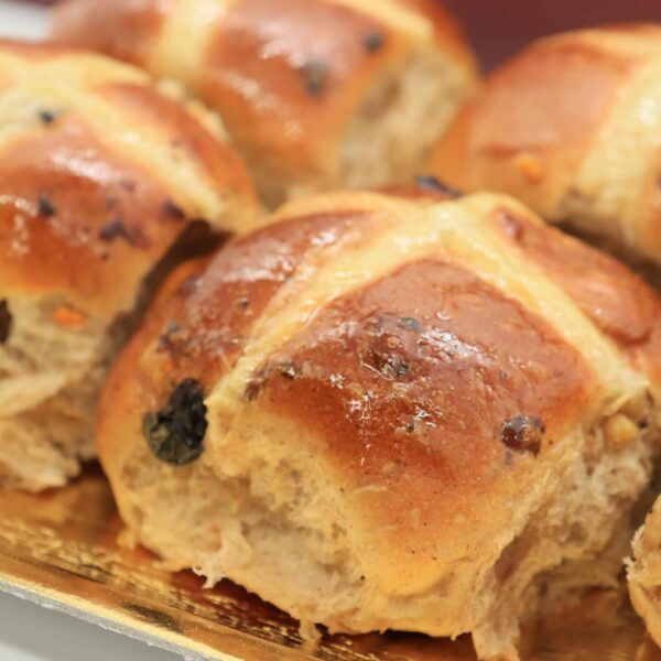 Brunetti Oro White Hot Cross Buns_3